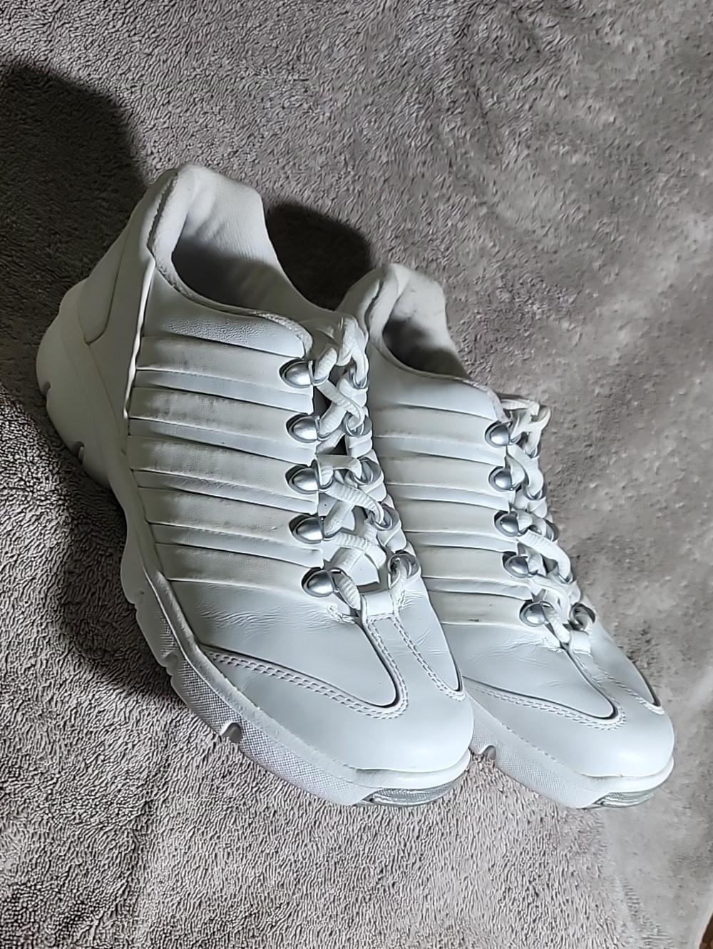 Vintage Kswiss Sneakers, Mens 9.5, white and silver